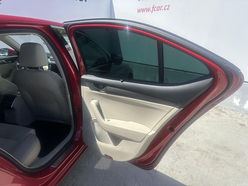Škoda Superb (2020) 2.0 TDI rezervace - fotka 15 z 30