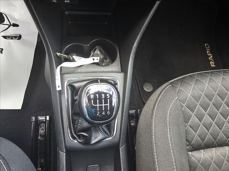 Škoda Rapid 1,0 TSi Drive NAVI ALU - fotka 21 z 39