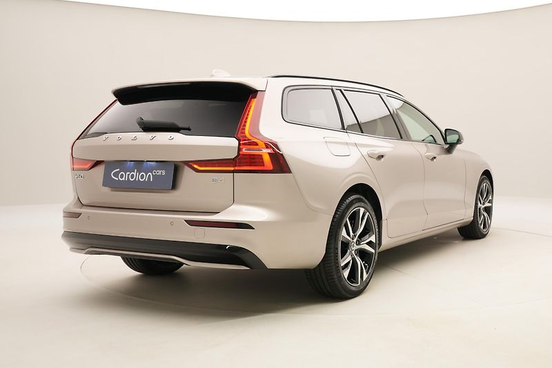 Volvo V60 (2026) B4 AUT DARK PLUS - fotka 12 z 61