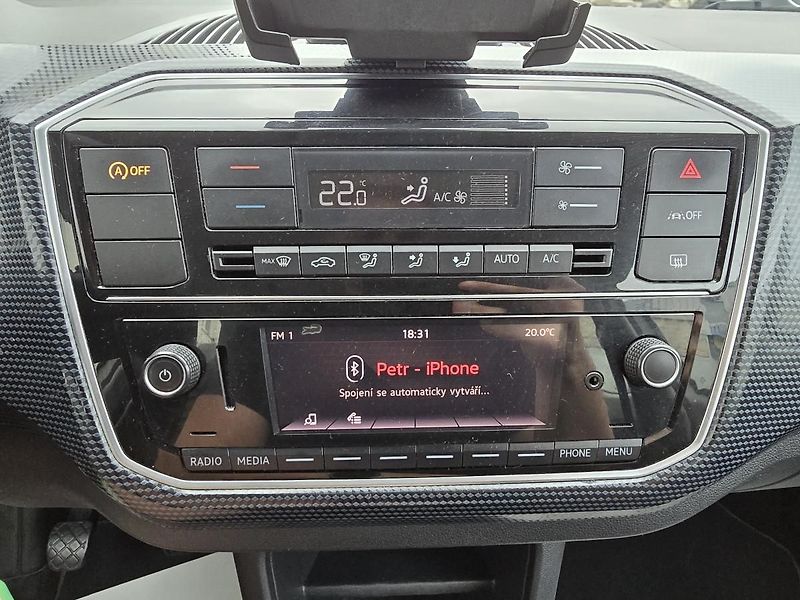 Volkswagen up! CNG KAMERA + DIGIKLIMA ČR - fotka 27 z 33