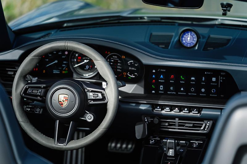 Porsche 911 (2023) - fotka 9 z 18