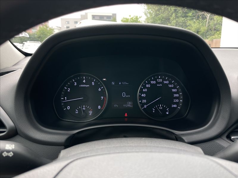 Hyundai i30 1,5 T-GDI Combi Smart - fotka 9 z 23