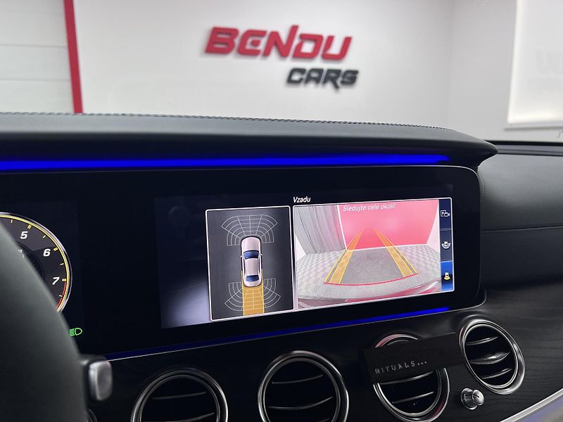Mercedes-Benz Třídy E E 63s AMG, 4.0i 450 kW 113 Tkm - fotka 56 z 57