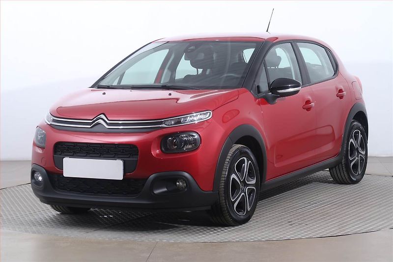 Citroën C3 (2020) Shine 1.2 PureTech, Tempomat - fotka 2 z 23