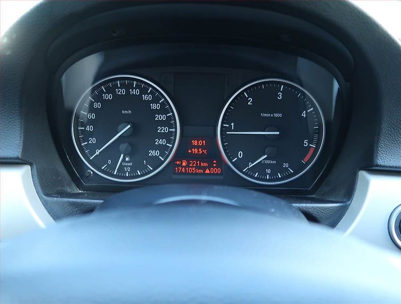 BMW Řada 3 (2012) 316 d, Serv.kniha, Xenony - fotka 11 z 15