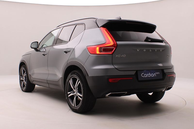 Volvo XC40 D4 AWD R-DESIGN AUT CZ - fotka 10 z 43