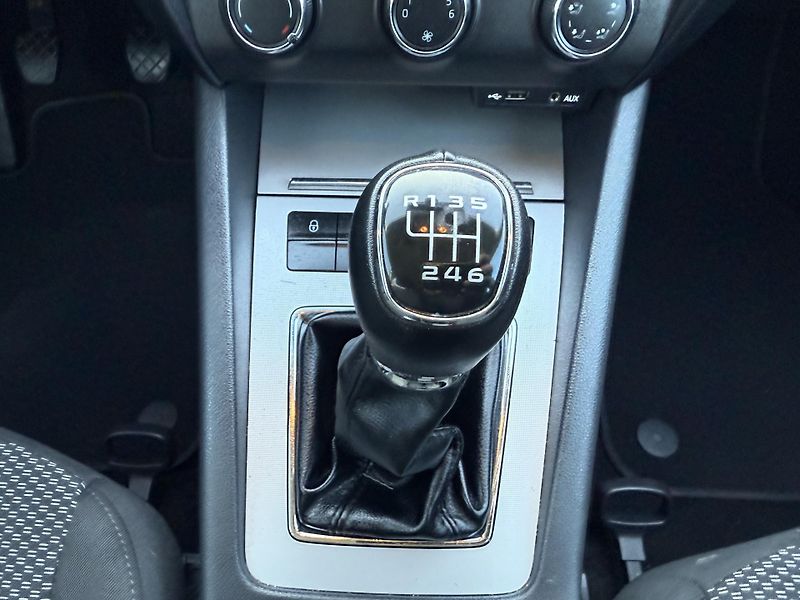 Škoda Octavia 1,4TSI 103kW Ambiente - fotka 18 z 21