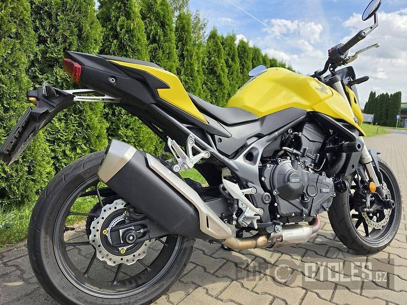Honda CB 750 Hornet (2023) - fotka 4 z 19