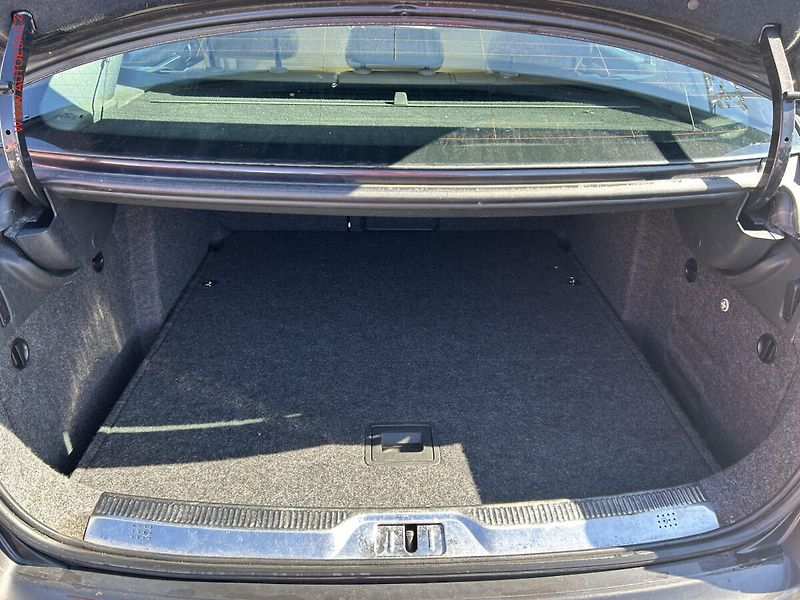 Škoda Superb (2009) 2.0 TDi, DSG, navi, xenon - fotka 7 z 17