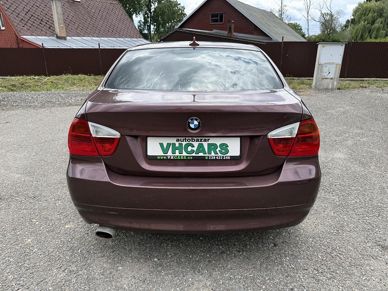 BMW Řada 3 2,0i  Navigace - fotka 6 z 21