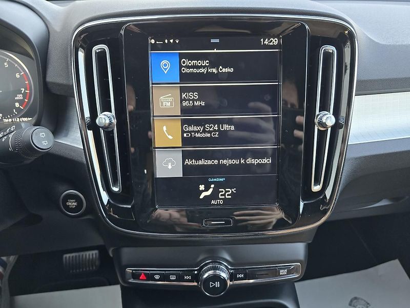 Volvo XC40 T5 2,0 182kW AUT 4x4 KŮŽE -DPH - fotka 22 z 43