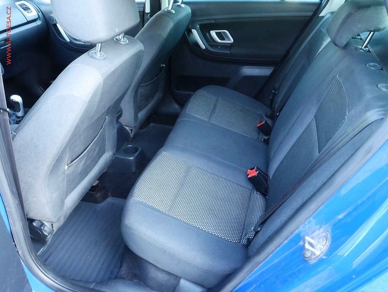 Škoda Fabia (2009) 1.6i 16V, ČR, TZ, AC - fotka 10 z 18