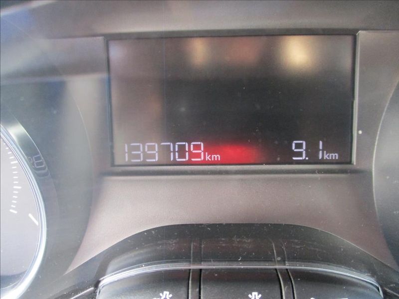 Peugeot 2008 1,2 i, klima,serv.kniha,tažné - fotka 14 z 34