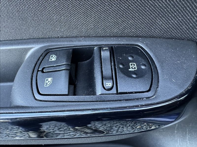 Opel Corsa 1,2 i,51kW,DRIVE,1.maj,původČR - fotka 24 z 50