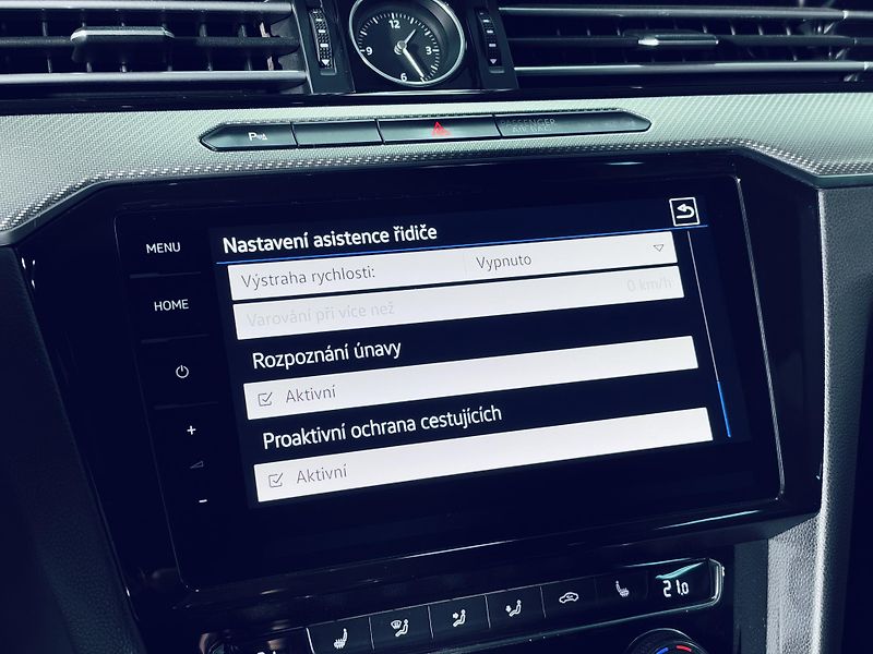 Volkswagen Passat (2019) 2.0TDI*R-LINE*CZ*LED*1.MAJ* - fotka 31 z 39