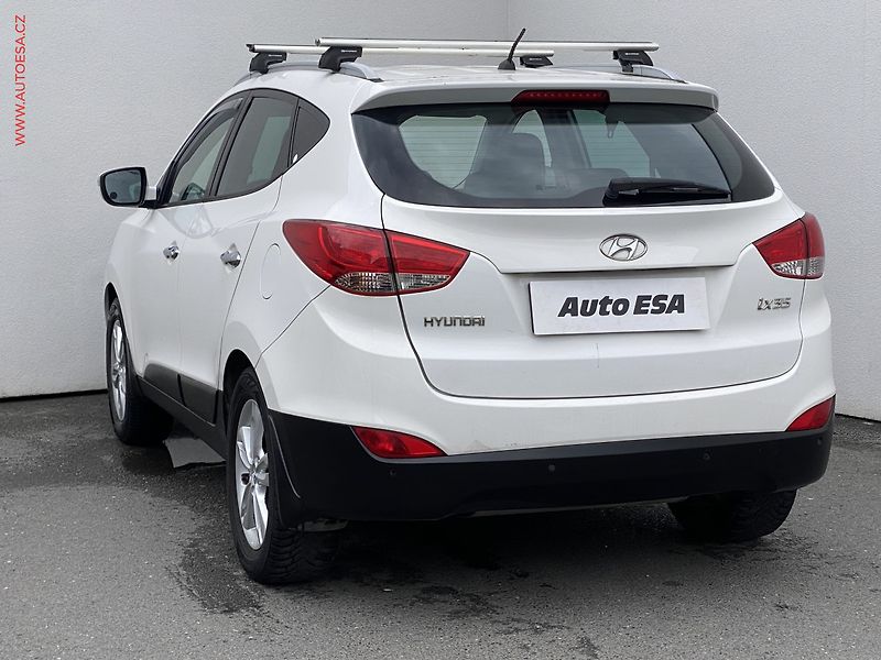 Hyundai ix35 (2011) 1.6 GDi, ČR, AC, park.čidla - fotka 6 z 17