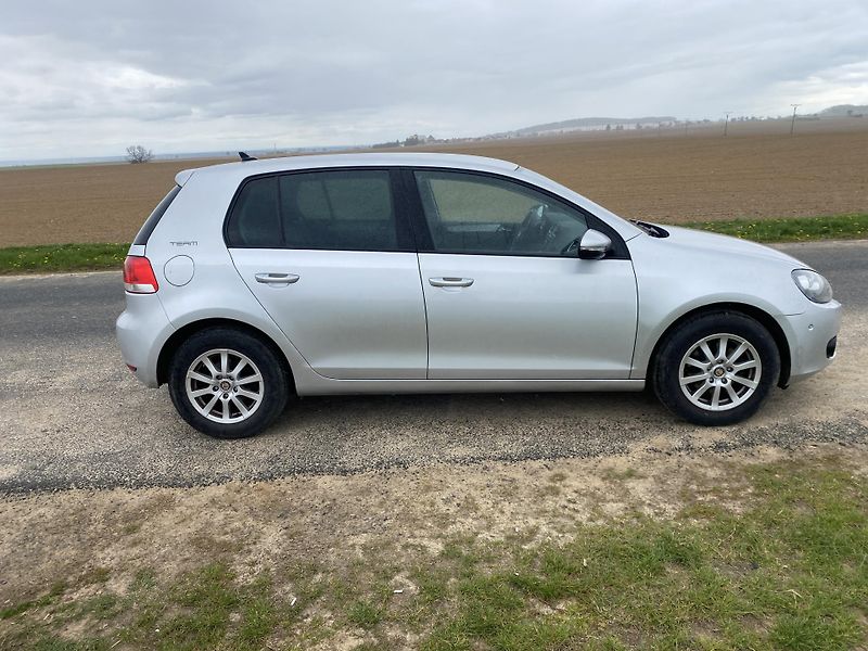 Volkswagen Golf (2011) Team 1.6tdi 77kw - fotka 4 z 18