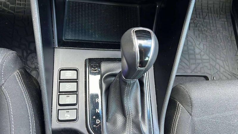 Hyundai Tucson 1,6 TGDI 130kW DCT 4WD Trikolo - fotka 29 z 40