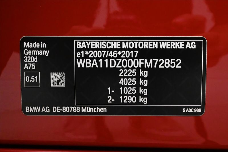 BMW Řada 3 2,0 320d 140 kW Steptronic Zár - fotka 12 z 32