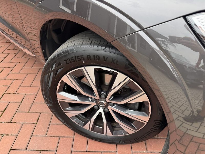 Volvo XC60 (2021) 2.0D B4 AWD Inscription - fotka 43 z 47