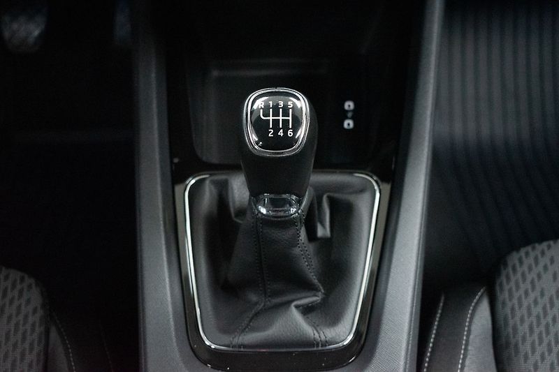 Škoda Octavia 1.5 TSI*REZERVACE* - fotka 19 z 37