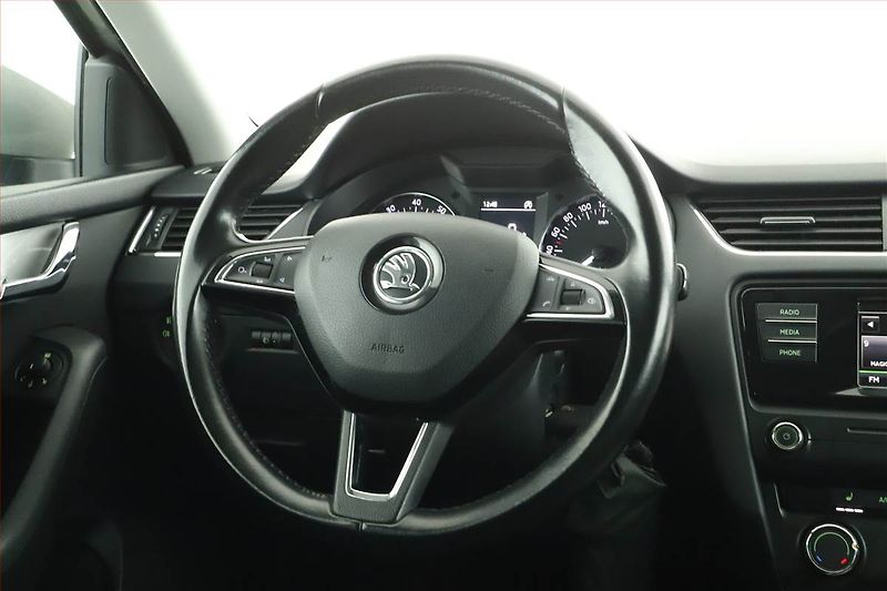 Škoda Octavia (2016) Ambition Plus 1.0 TSI - fotka 8 z 14