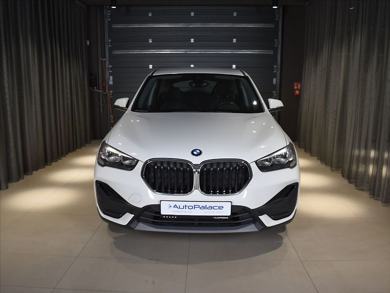 BMW X1 2,0 118D - fotka 6 z 23