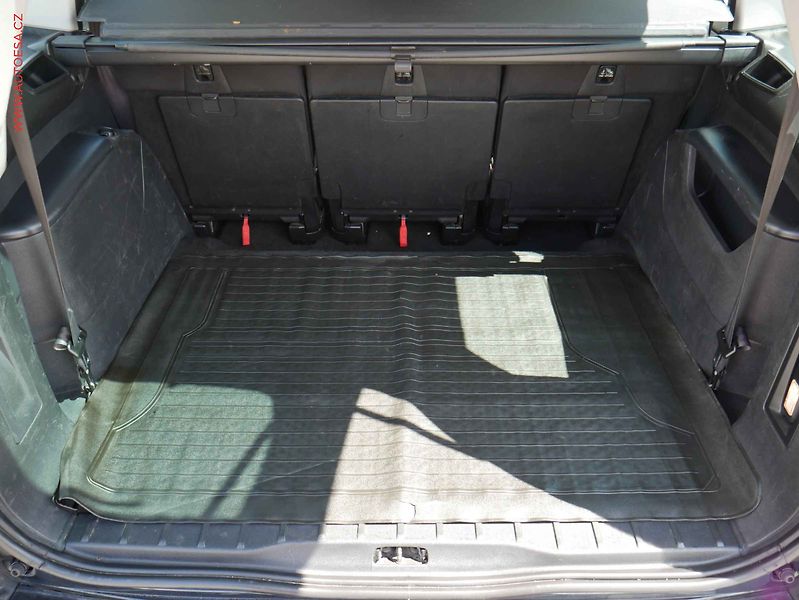 Citroën Grand C4 Picasso (2009) 1.6VTi 7míst, AC, TZ, park - fotka 7 z 19