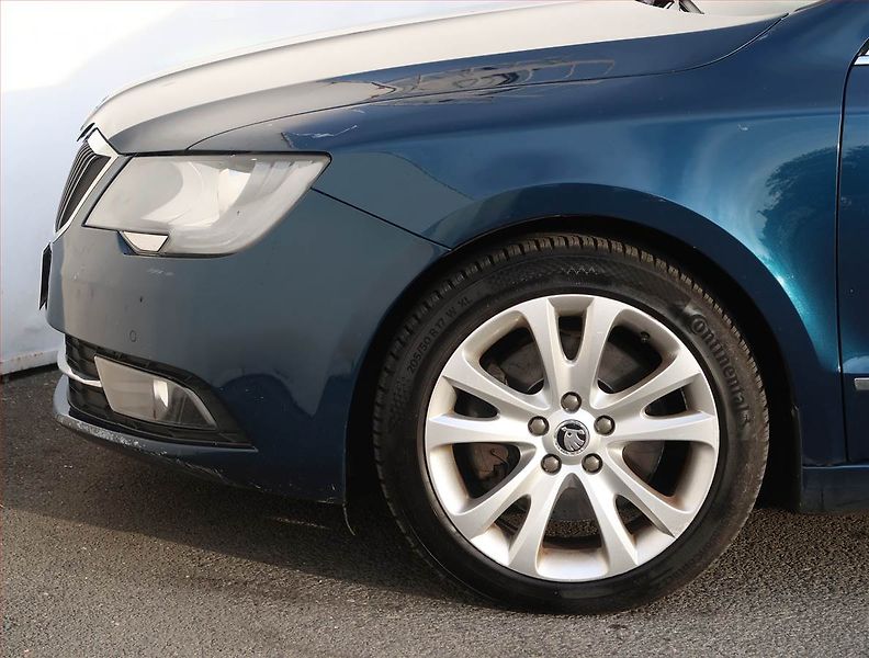 Škoda Superb (2014) Elegance 2.0 TDI, Automat - fotka 15 z 24