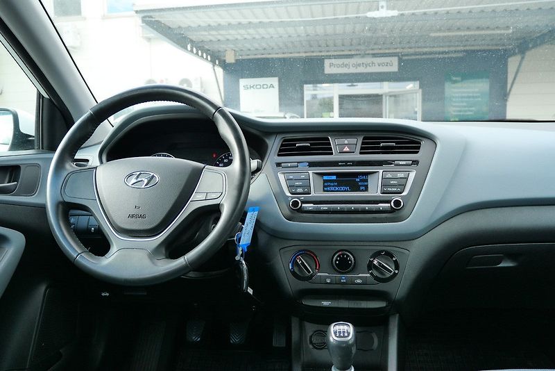 Hyundai i20 - fotka 6 z 6