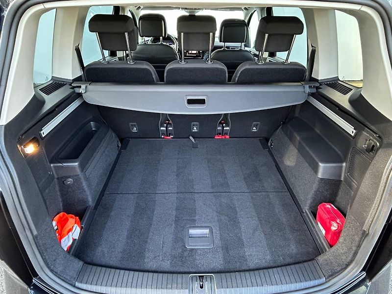 Volkswagen Touran (2023) 1.5 TSI 110kW LED manuál - fotka 27 z 30