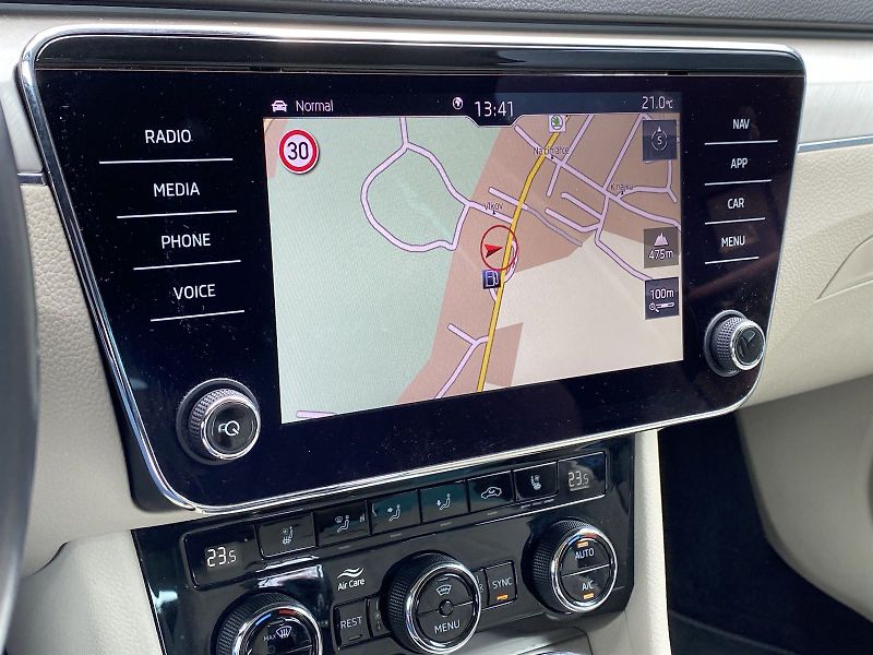 Škoda Superb (2020) 2.0 TSI DSG L&K - fotka 10 z 38