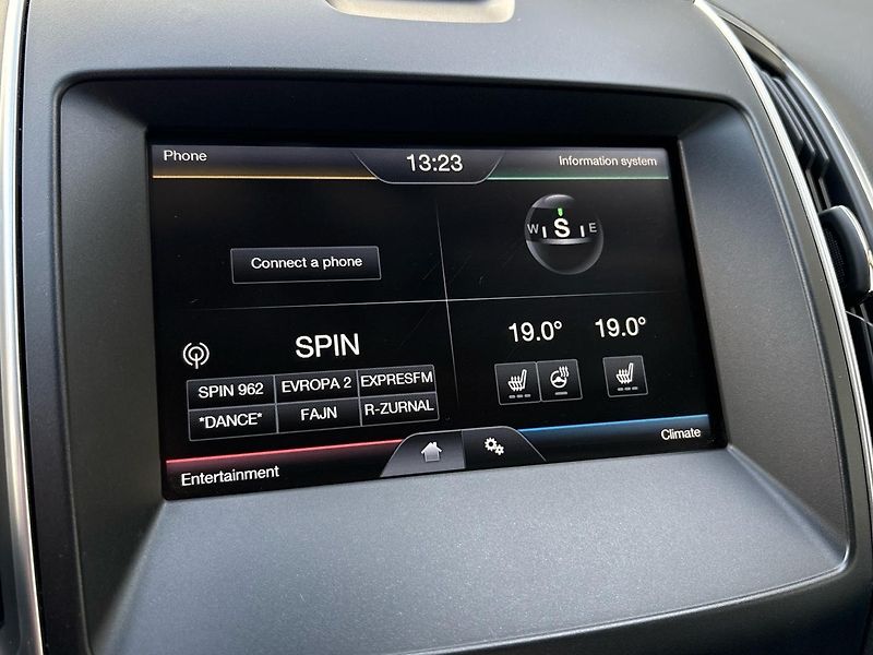 Ford S-MAX (2016) 2.0 TDCi Titanium EAT6 4x4 - fotka 12 z 49