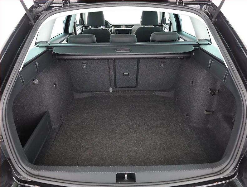Škoda Octavia (2019) Ambition Plus 2.0 TDI, Automat - fotka 18 z 19