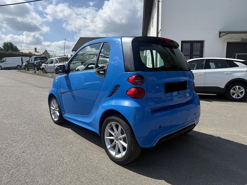 Smart Fortwo Electric - fotka 6 z 16