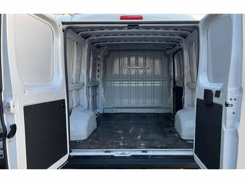 Opel Movano Van 2.2 CDTi 3300 L1H1 MT6 (88 - fotka 31 z 43