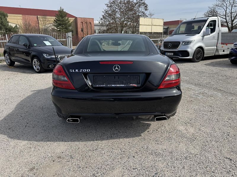 Mercedes-Benz SLK (2008) 200 KOMPRESOR 135KW  - fotka 18 z 31