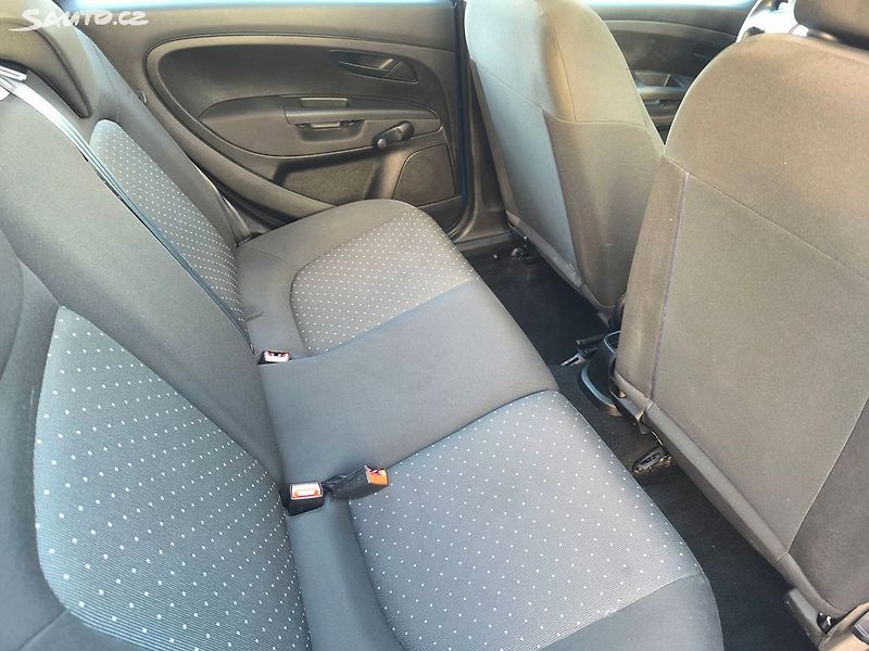 Fiat Punto 1,4,SERVISKA,100TKM,1MAJ65LET - fotka 6 z 23
