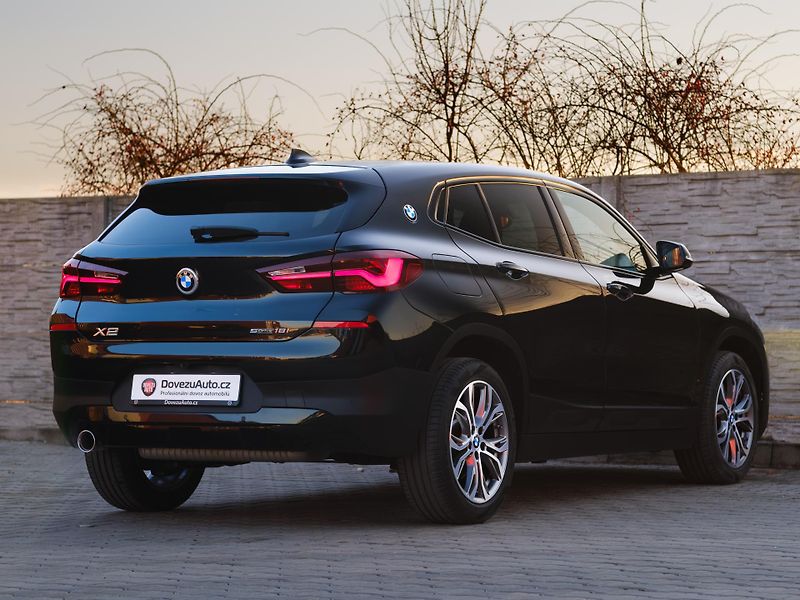 BMW X2 sDrive18i Advantage,ShadowLine - fotka 8 z 31