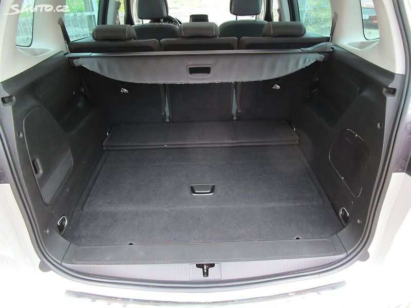 Opel Zafira 1,6D-100KW-NOVÁ STK - fotka 12 z 24
