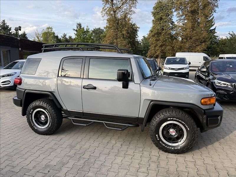 Toyota FJ 4,0 - fotka 2 z 33
