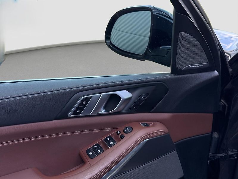 BMW X5 xDrive30d - fotka 7 z 23