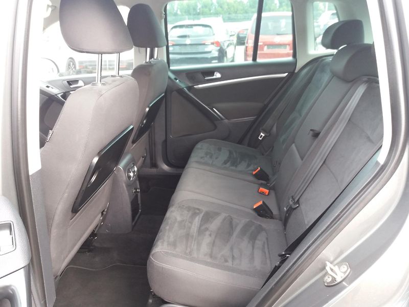Volkswagen Tiguan 1.4TSi,Sport-Style,NAVI,KAMERA - fotka 17 z 25