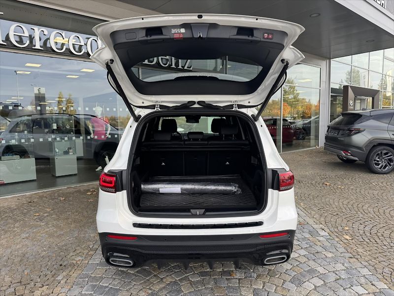 Mercedes-Benz GLB 200d 4MATIC AMG paket - fotka 27 z 33