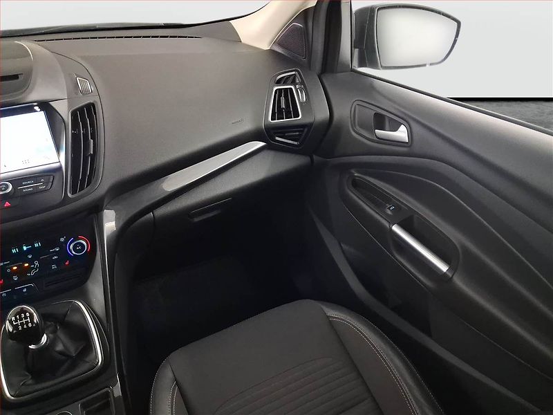Ford Kuga (2017) 1.5 TDCi, Tempomat - fotka 8 z 21