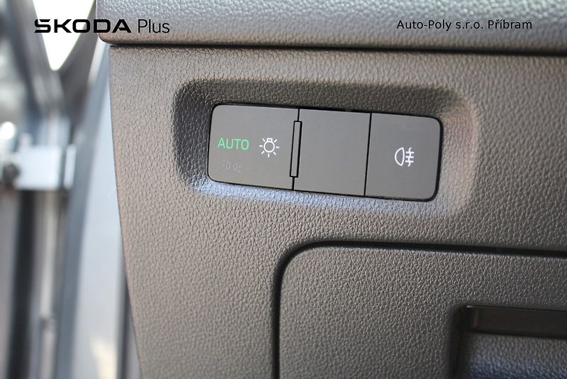 Škoda Octavia (2025) Top Selection 1.5TSI / 110kW 7 - fotka 12 z 24