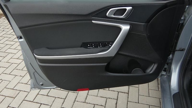 Kia Ceed 1.5 T-GDI 118kW SPIN - fotka 7 z 21