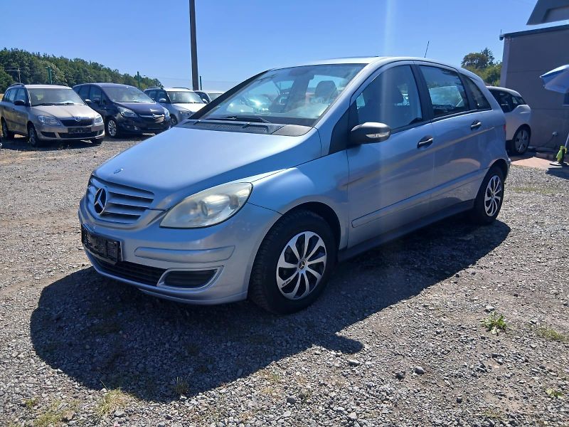 Mercedes-Benz Třídy B 170i, nová STK, celoroční pneu - fotka 4 z 36