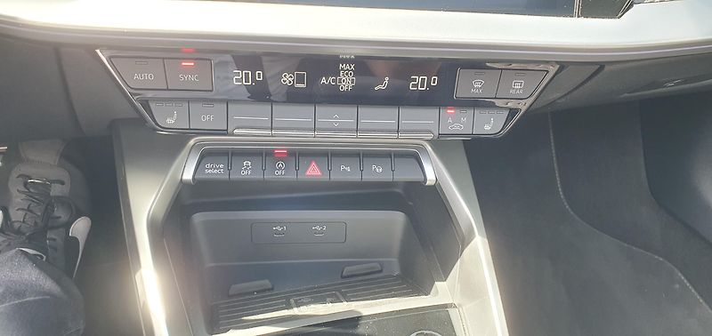 Audi S3 (2022) 2.0Tfsi 228kw Quattro,ČR,Dph - fotka 18 z 25