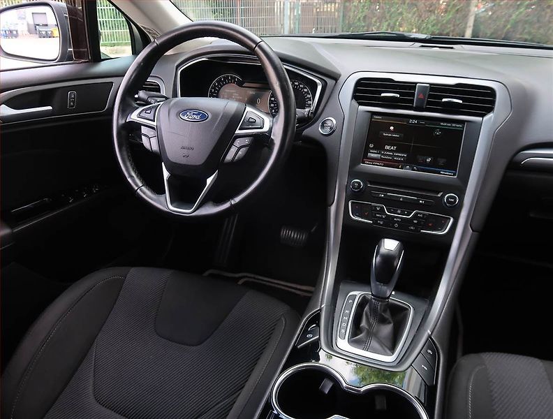 Ford Mondeo (2016) Titanium 2.0 TDCI, 4X4 - fotka 7 z 18